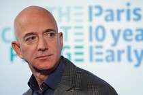 Trước khi từ chức CEO, Jeff Bezos xây dựng đế chế Amazon thế nào?