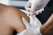 Thủ tướng: "Đến đầu năm 2022, 75 triệu người sẽ được tiêm vaccine"