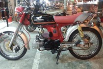 Dân chơi chịu chi biến Honda 67 cổ thành xe sành điệu