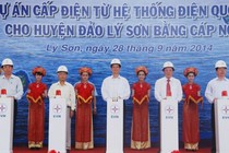 Người dân Lý Sơn háo hức xem lễ đóng điện lịch sử