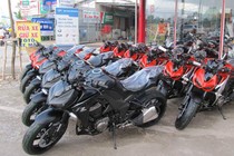 Khui lô hàng Kawasaki Z1000 đặc biệt vừa về VN