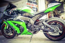 Biker Hà thành chơi trội với Kawasaki ZX-10R độ khủng