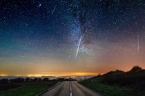 Ảnh đẹp về mưa sao băng Geminids vừa ghé thăm Trái đất