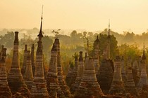 Bên trong ngôi làng có 1.000 tháp cổ ở Myanmar