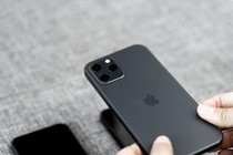 Đặt cọc iPhone 12: Viettel, FPT, Cellphone, TGDĐ... shop nào “bia tặng lạc” ngon nhất?