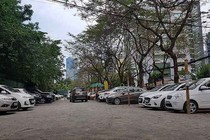 Hà Nội: Bãi giữ xe không phép bị tố “làm loạn khu vực”