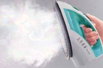 Làm sạch bình chứa nước bàn là
