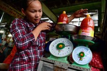Cách mua hàng không bị “cân điêu”