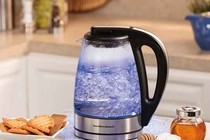 Dùng bình đun nước siêu tốc tiết kiệm điện