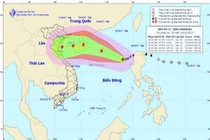 Siêu bão giật cấp 15 quần thảo Biển Đông, sắp đổ bộ vào đất liền