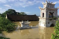 Lũ trên các sông dâng cao, vây khốn nhiều tỉnh thành
