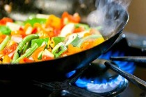 Nấu ăn lửa nhỏ sẽ tránh ung thư?