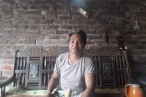 Người đàn ông nửa đời tắm rửa cho hài cốt