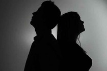Chỉ “yếu” khi quan hệ với vợ