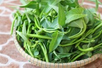Ăn rau muống chưa chín sẽ bị xơ gan?