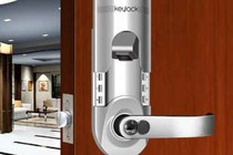 Sạc pin cho ổ khóa vân tay