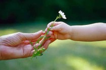 Bớt chê trách, yêu thương dễ dàng hơn