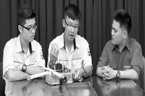 Robot lau kính thông minh