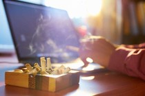 Khử mùi thuốc lá trên quần áo