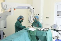 Hỏng mắt vì sợ mổ đục thủy tinh thể