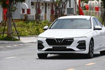 VinFast gia hạn ưu đãi "3 Không" về giá cho xe Lux và Fadil