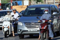 Không nên mặc áo chống nắng chật
