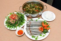Đau bụng vì cá kèo làm chưa sạch