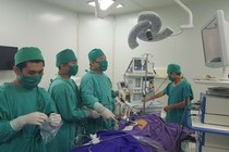 Tưởng đau bụng thông thường hóa tắc ruột do bã thức ăn
