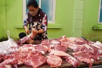 Yêu cầu các địa phương kiểm soát giá thịt lợn