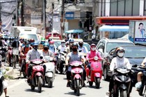Nắng nóng gay gắt dài ngày: Coi chừng sốc nhiệt, đột quỵ