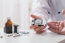 Phối hợp uống thuốc và  tiêm insulin 