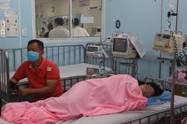 Cảnh báo bệnh nhi sốt xuất huyết nặng trên nền bệnh mạn tính