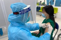  Xử lý phản ứng phụ sau tiêm văcxin Covid-19 sớm