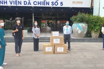Báo Tri thức và Cuộc sống đồng hành cùng Bệnh viện Dã chiến số 5