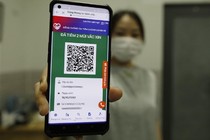 Lộ thông tin cá nhân vì khoe “thẻ xanh Covid”