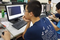 Học sinh Trường THPT chuyên Khoa học Tự nhiên, ĐH Khoa học Tự nhiên, ĐH Quốc gia Hà Nội.