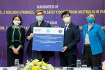 Việt Nam nhận 1.910 tủ lạnh cùng hơn 5 triệu vật tư tiêm chủng  do Australia và UNICEF hỗ trợ