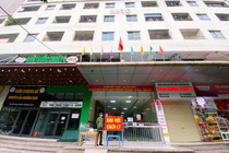 Một bảo vệ quán cà phê mắc COVID-19, thêm 1 chung cư Linh đàm bị phong tỏa