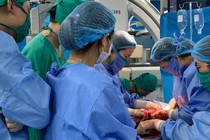4 người hiến máu cứu sản phụ rau tiền đạo trung tâm có nhóm máu cực hiếm B/Rh(-)
