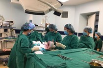 Cận cảnh sự kỳ diệu của tạo hóa khi bé được ra đời trong bọc ối