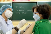 Làm rõ tiêm vắc xin COVID-19 là tự nguyện hay bắt buộc