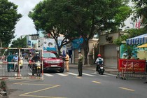 Nhớ lại một năm đỉnh dịch Covid-19 ở TPHCM: 
“Oằn mình"... vượt bão