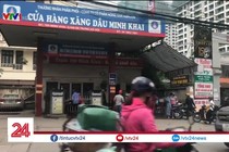 Video: Nhân viên cây xăng thay phiên nhau "móc túi" khách hàng