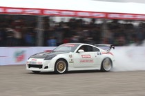 Soi “xế độ khủng” Nissan 350Z chuyên drift tại Việt Nam