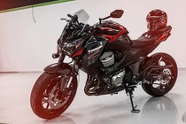 Dân chơi Sài Gòn độ naked-bike Kawasaki Z800 "siêu chất"