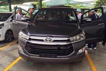 Cận cảnh Toyota Innova mới giá gần 1 tỷ đồng tại VN