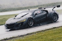 Acura “trưng hàng” siêu xe NSX GT3 để đánh bại Ferrari