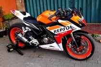 Honda CBR150R “lột xác” siêu môtô với dàn chân khủng