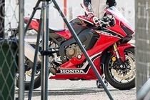 Siêu môtô Honda CBR1000RR 2017 lần đầu lộ diện