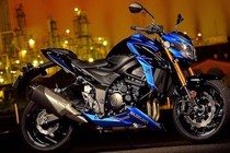 Suzuki ra mắt môtô GSX-S750 “đấu” với Kawasaki Z800